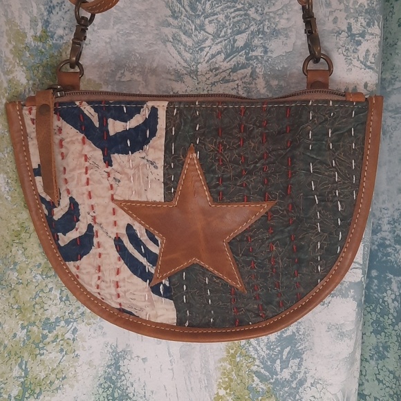 Handmade leather crossbody star purse - Picture 2 of 7